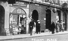 Pelham-Place-and-entrance-to-Sandringham-Hotel-1907.